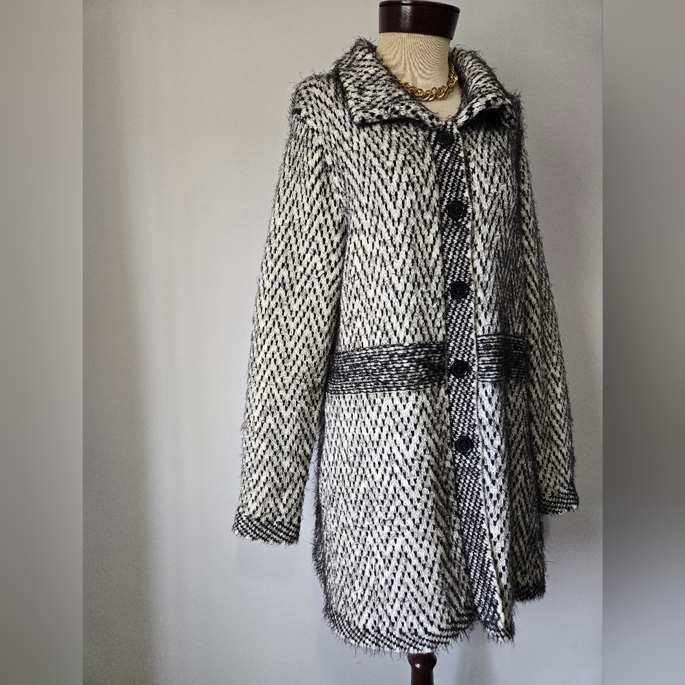 Bailey Black and White Furry Seeater Jacket. Size XL - Picture 2 of 11